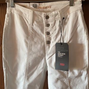LEVIS 721 WHITE BUTTON UP HIGH RISE SKINNY JEANS